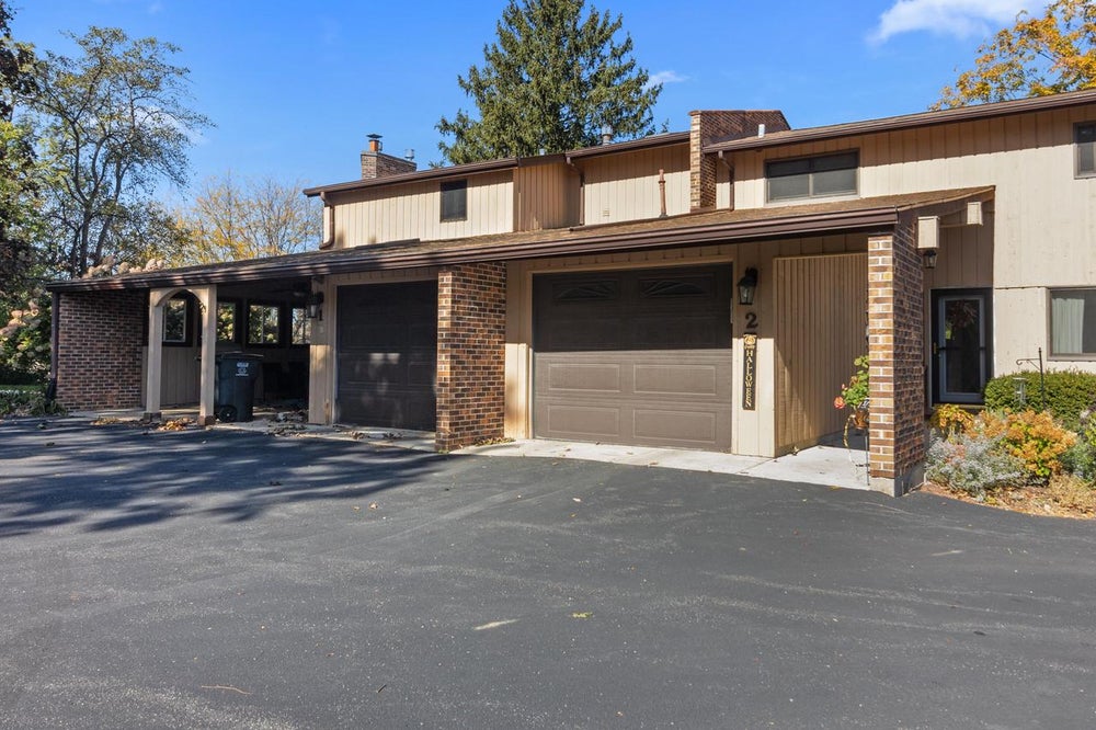 469 Country Club DRIVE 2, Lake Geneva, WI 53147 BHGRE