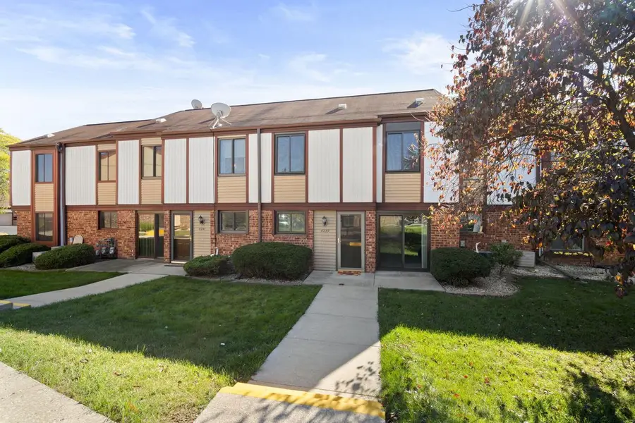 4239 W College AVENUE, Milwaukee, WI 53221 - #2