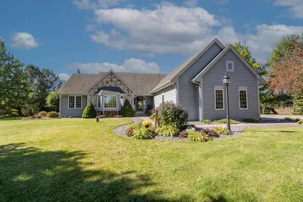 W349S9025 Nesting COURT, Eagle, WI 53119