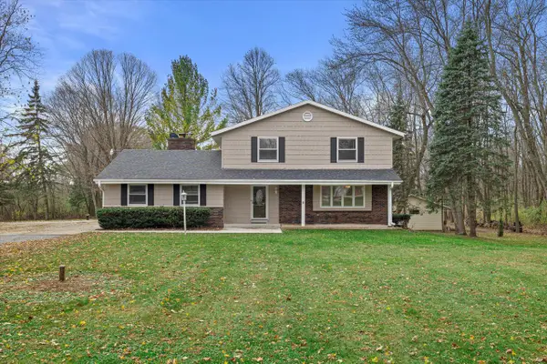 6687 Kingswood DRIVE, Cedarburg, WI 53012