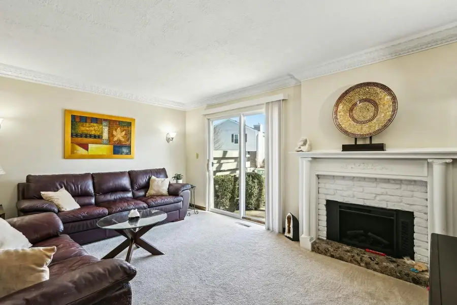 6262 W College AVENUE #10 2, Greendale, WI 53129 - #3