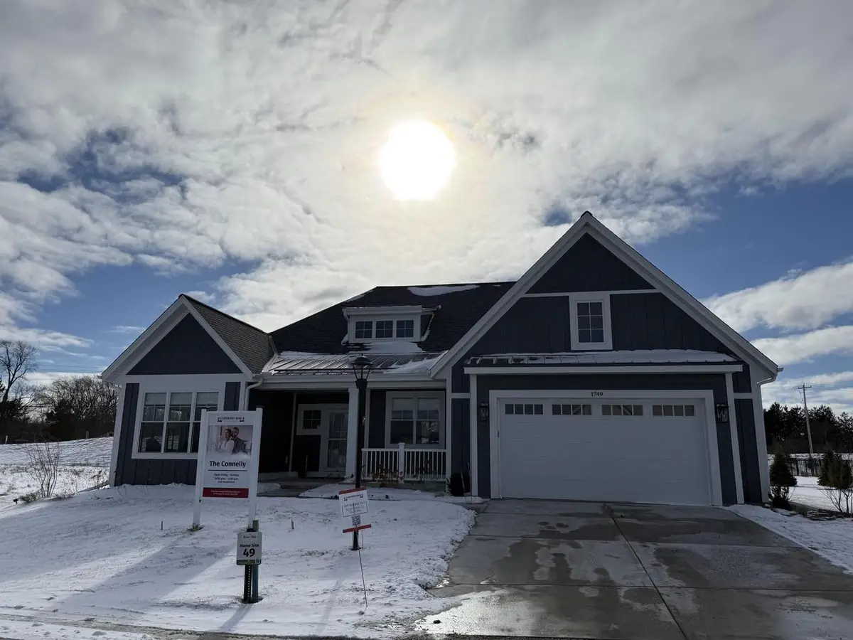 1749 N River CIRCLE, River Hills, WI 53217 - #1