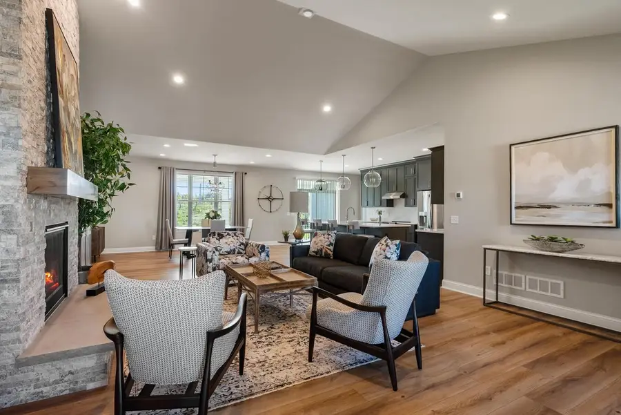 1749 N River CIRCLE, River Hills, WI 53217 - #2