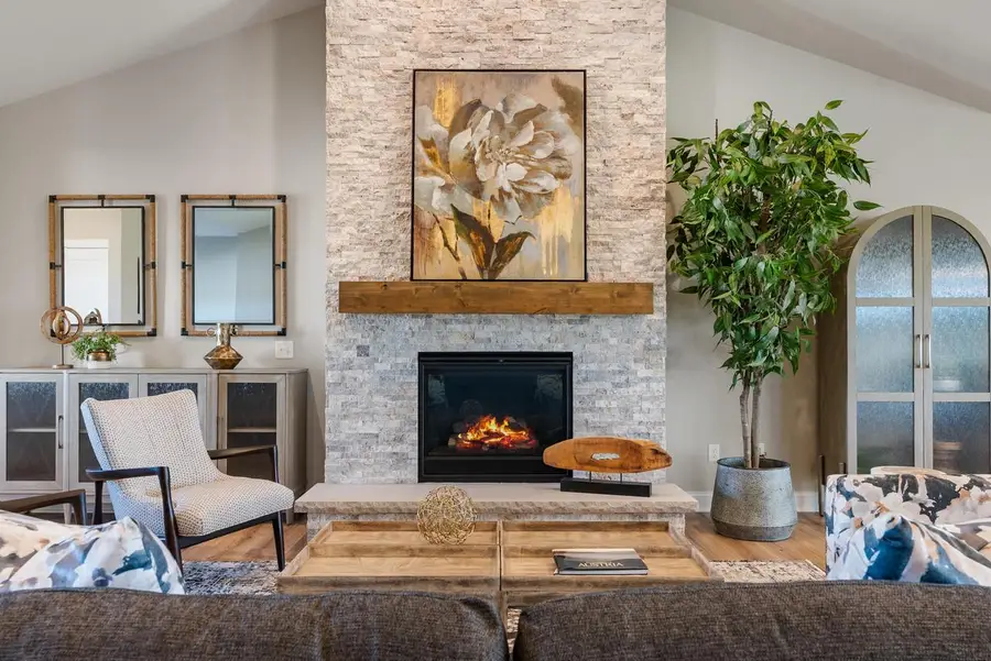 1749 N River CIRCLE, River Hills, WI 53217 - #3