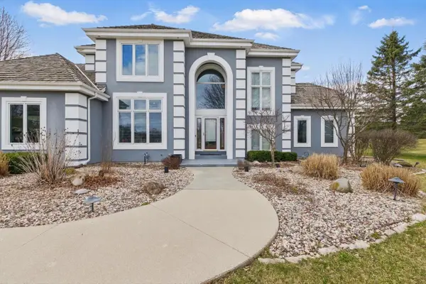 1201 E Pineview COURT, Hartland, WI 53029