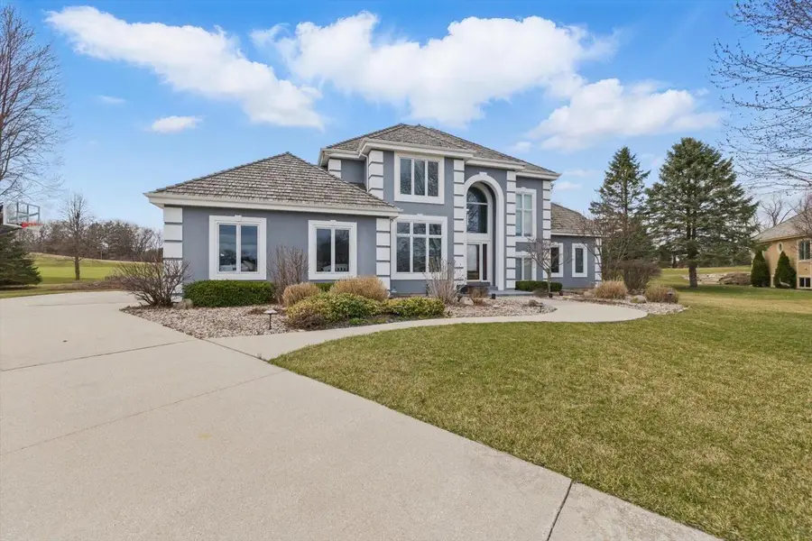 1201 E Pineview COURT, Hartland, WI 53029 - Image #2