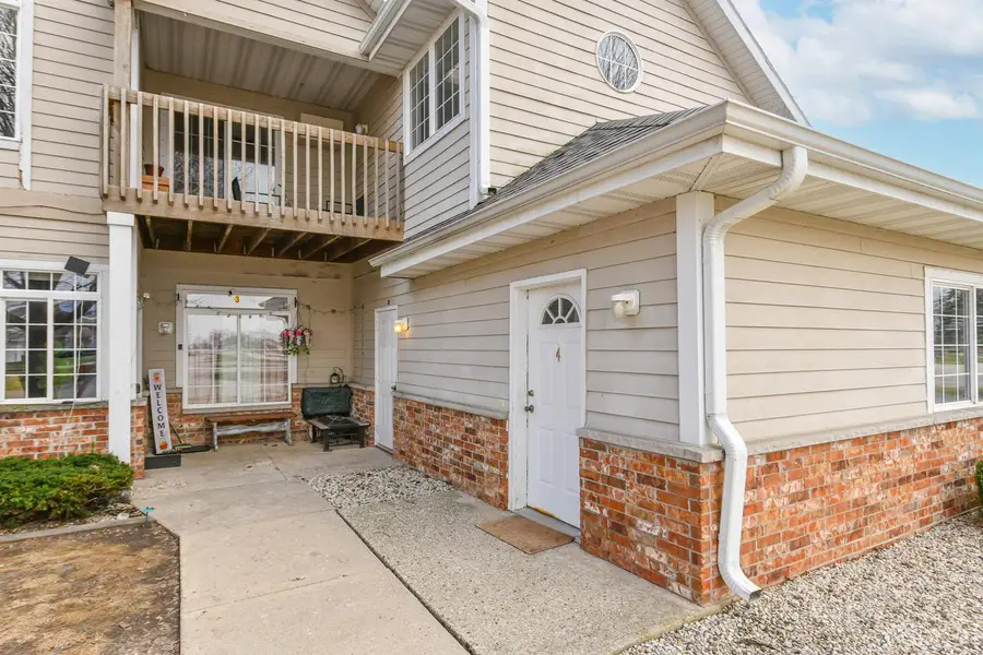 505 Lawson School ROAD #4, Delavan, WI 53115 - Image #3