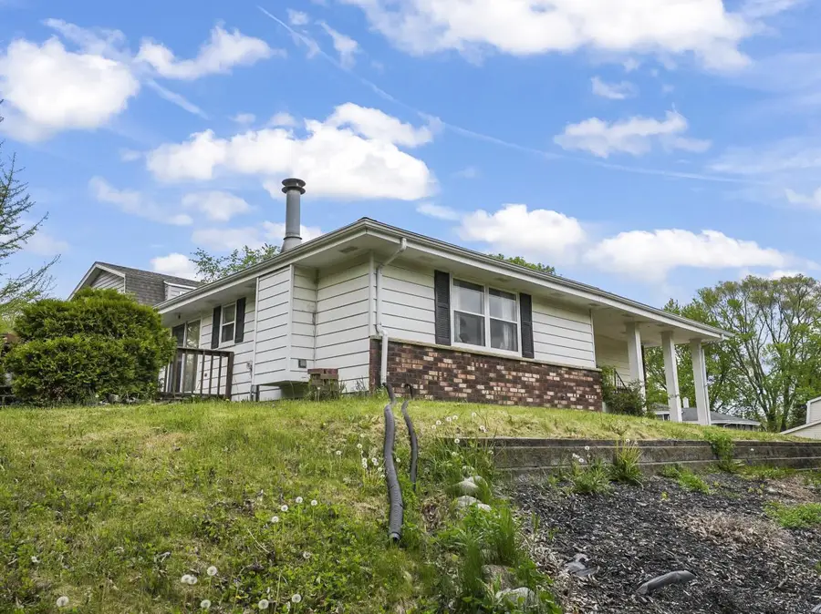 1050 S Grandview BOULEVARD, Waukesha, WI 53188 - Image #2