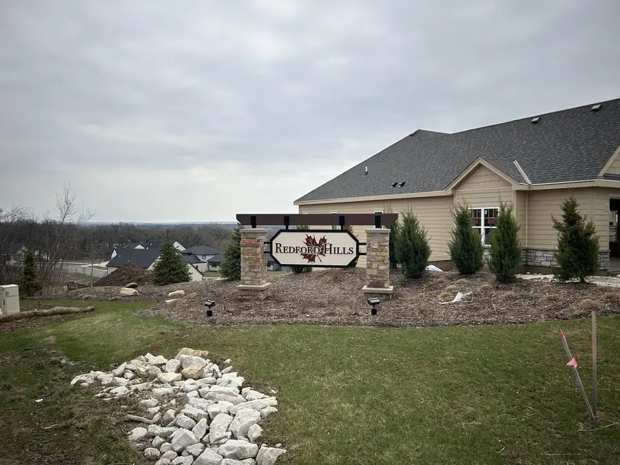 W253N5598 Crescent Hill DRIVE, Sussex, WI 53089 - Image #2