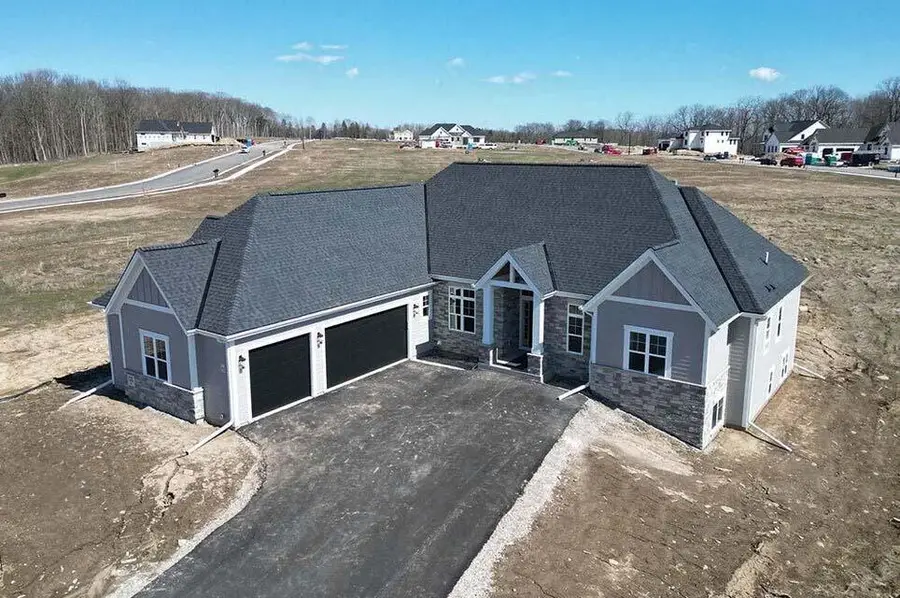 W214N6684 Fairview DRIVE, Menomonee Falls, WI 53051 - #2