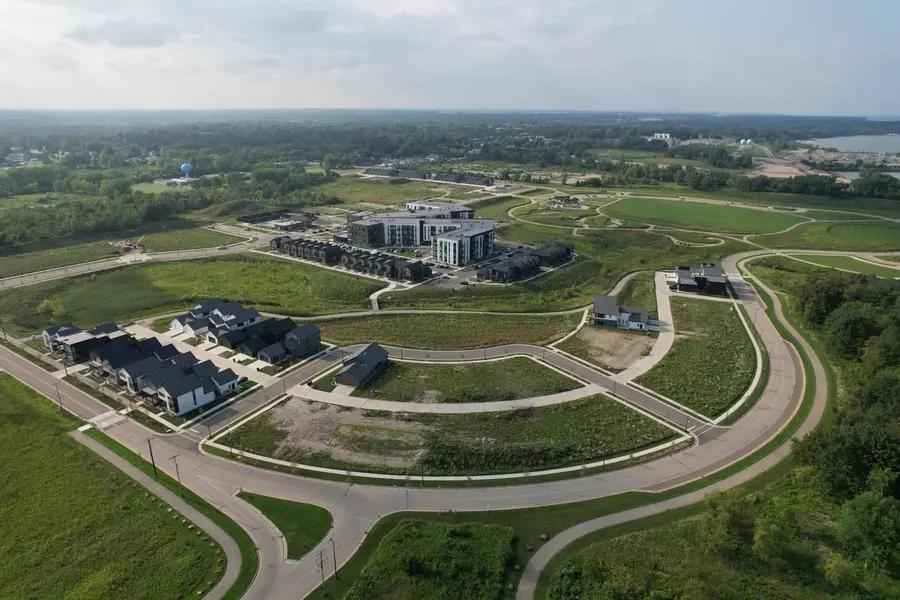 9449 E LAKE VISTA PARKWAY #4001, Oak Creek, WI 53154 - #2