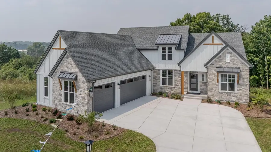 W214N6683 Fairview DRIVE, Menomonee Falls, WI 53051 - Image #2