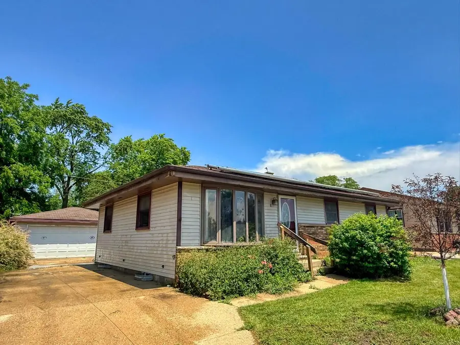 1228 Lakeview AVENUE, South Milwaukee, WI 53172 - #2