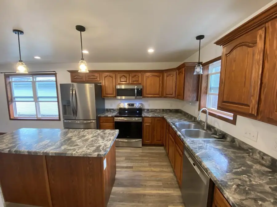 302 N Peach AVENUE, Marshfield, WI 54449 - Image #2