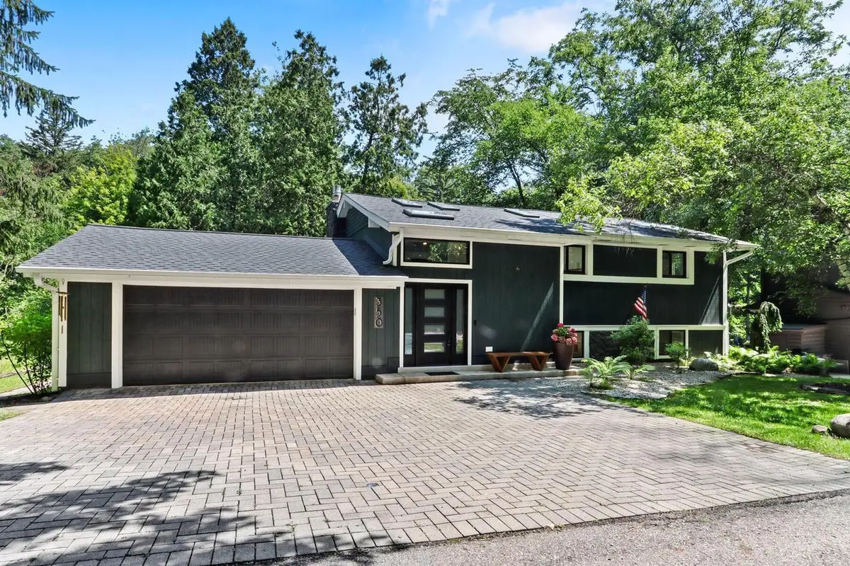 350 S Lower Gardens ROAD, Fontana, WI 53125 - Image #1