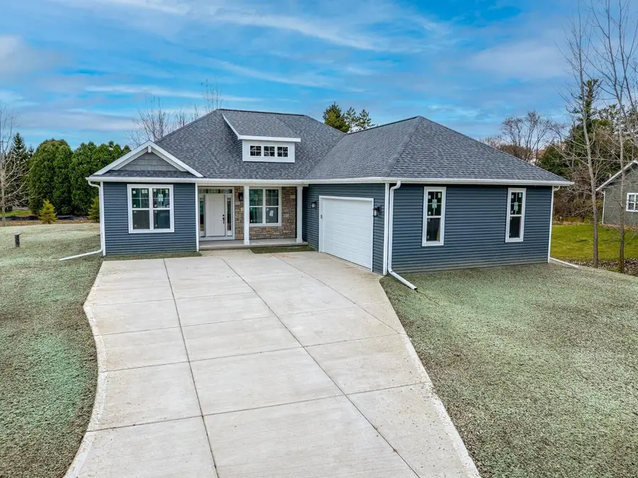 9809 N Cedarburg ROAD, Mequon, WI 53092 - Image #2