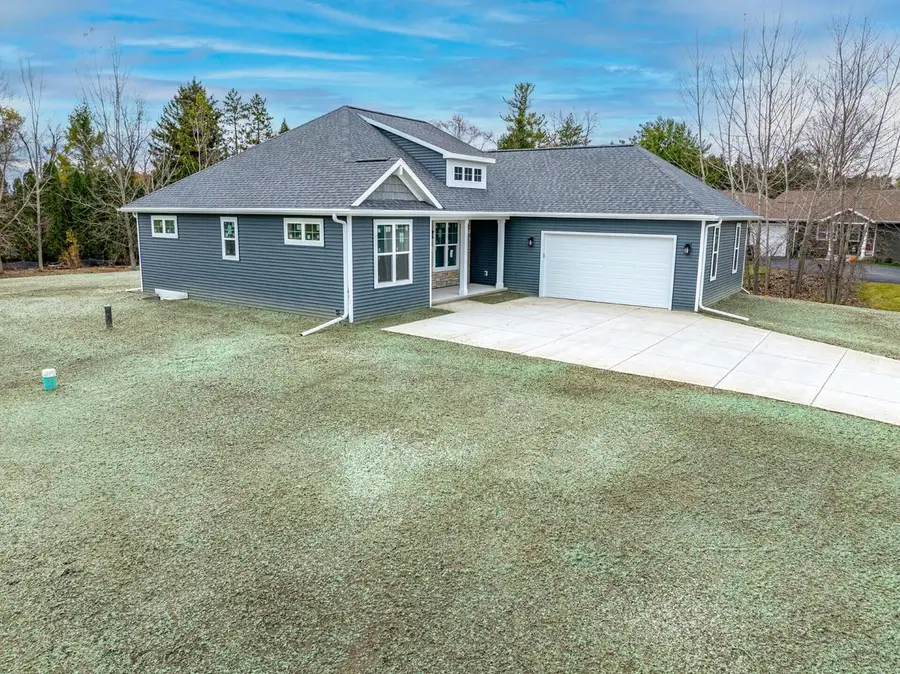 9809 N Cedarburg ROAD, Mequon, WI 53092 - Image #3