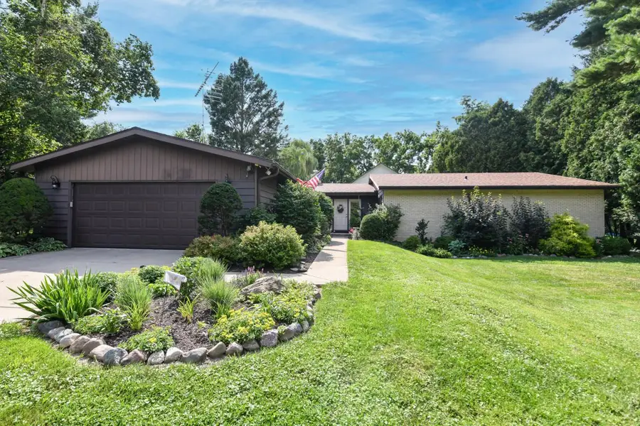 986 Indian Hills ROAD, Fontana, WI 53125 - Image #3