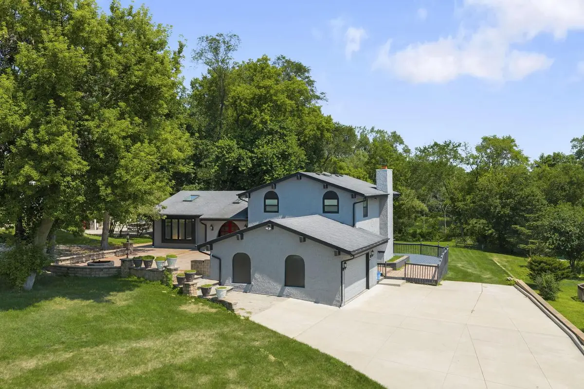 W210N11120 Mountbrooke DRIVE, Germantown, WI 53022 - Image #1