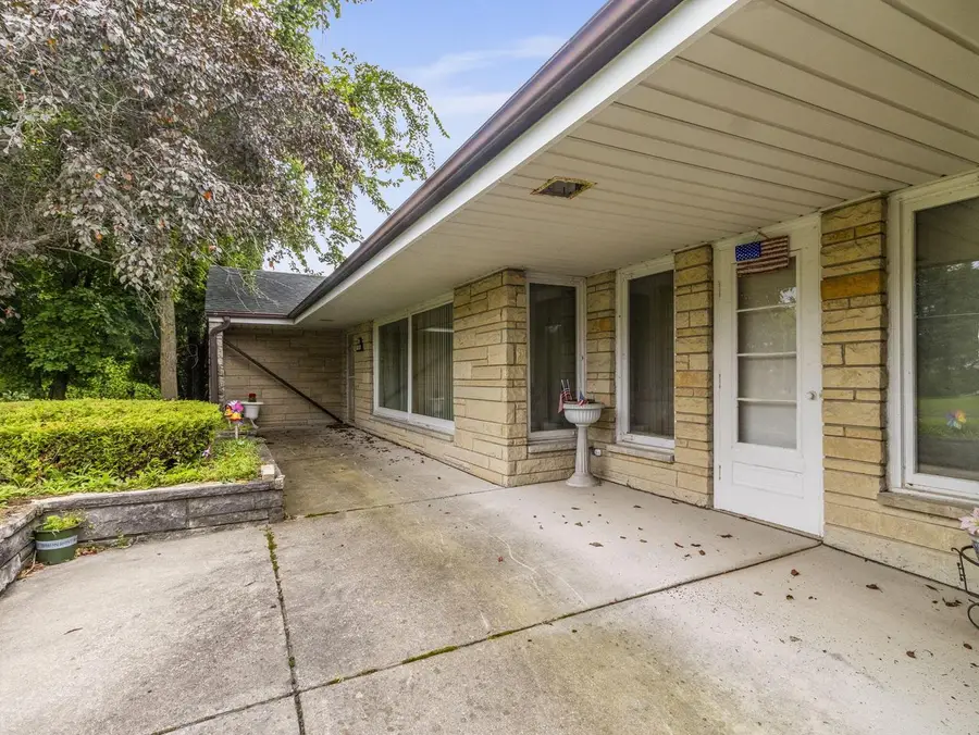 N69W15889 Eileen AVENUE, Menomonee Falls, WI 53051 - Image #3