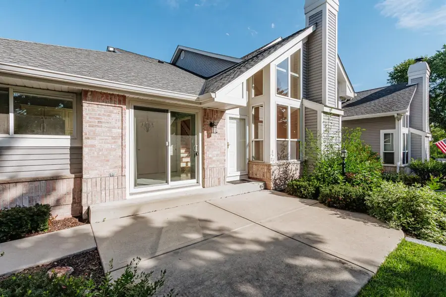 14128 W Waterford Square DRIVE, New Berlin, WI 53151 - Image #2