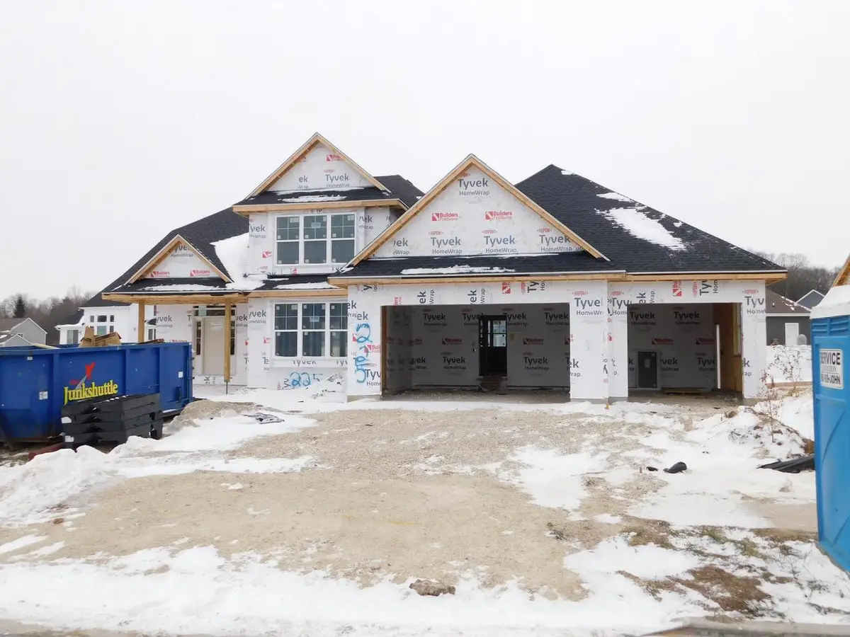 225 Mulberry LANE, Grafton, WI 53024 - Image #1