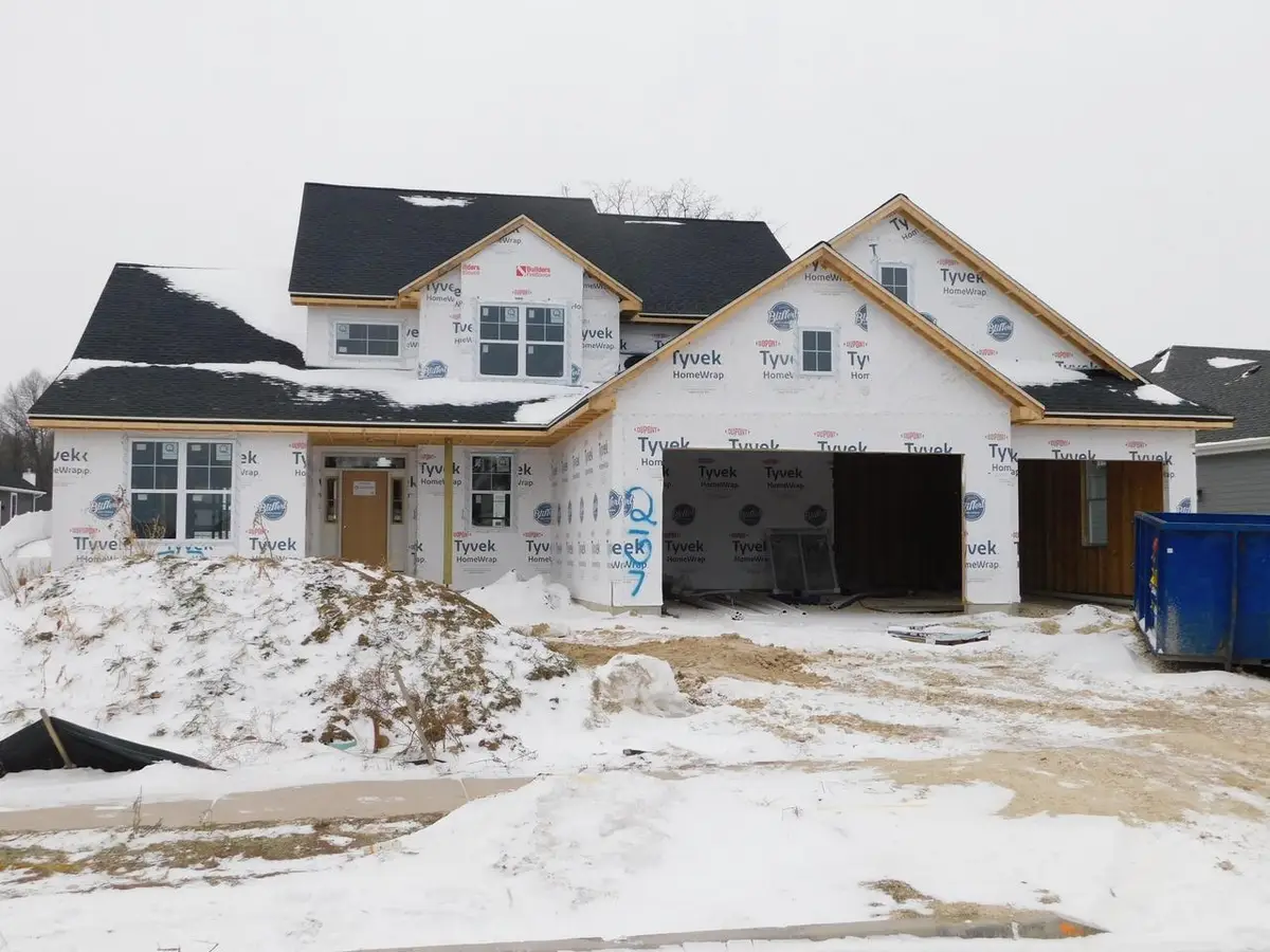 237 Mulberry LANE, Grafton, WI 53024 - Image #1