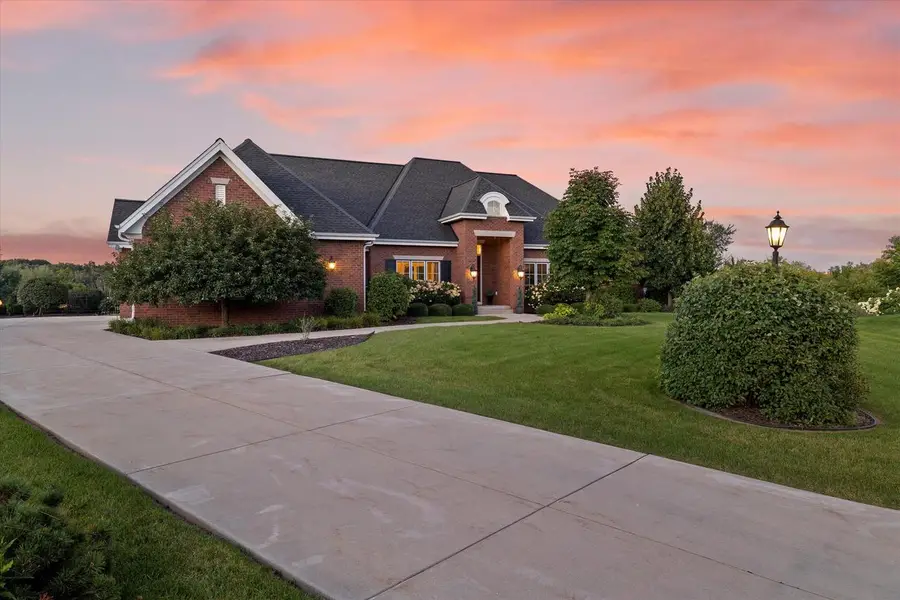 N19W24652 River Edge COURT, Pewaukee, WI 53072 - Image #2