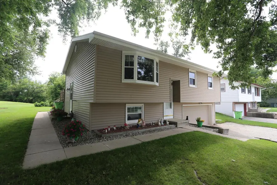907 S University AVENUE, Beaver Dam, WI 53916 - Image #3