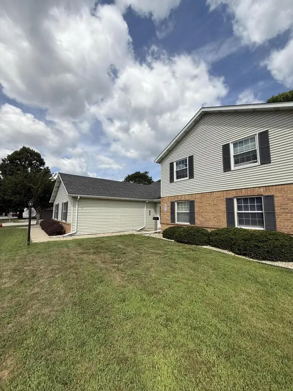 8037 41st AVENUE #29C, Kenosha, WI 53142