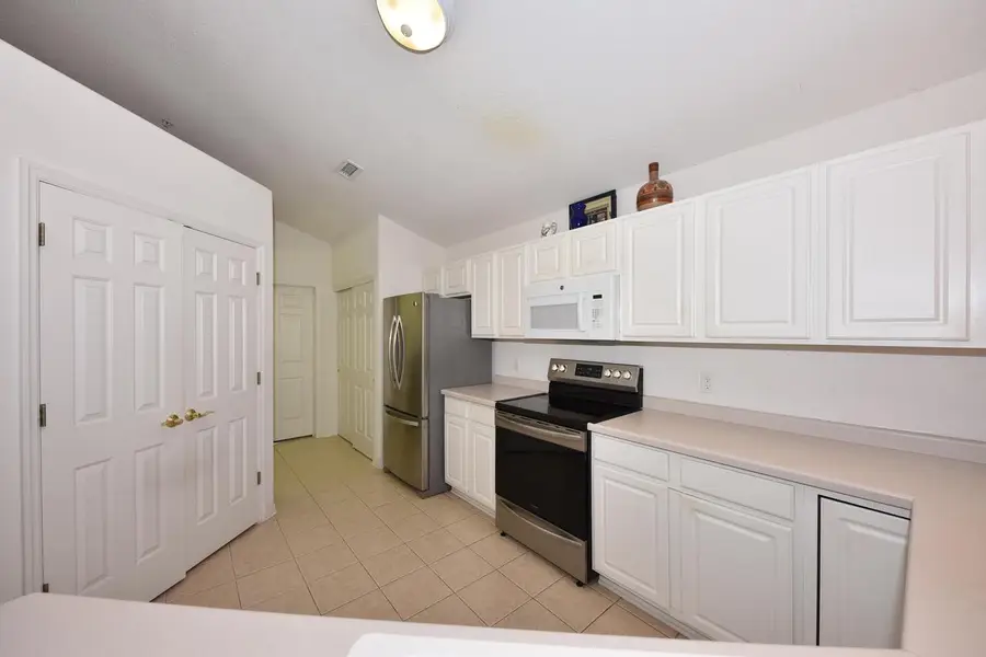 10258 W Deerwood LANE, Franklin, WI 53132 - Image #3