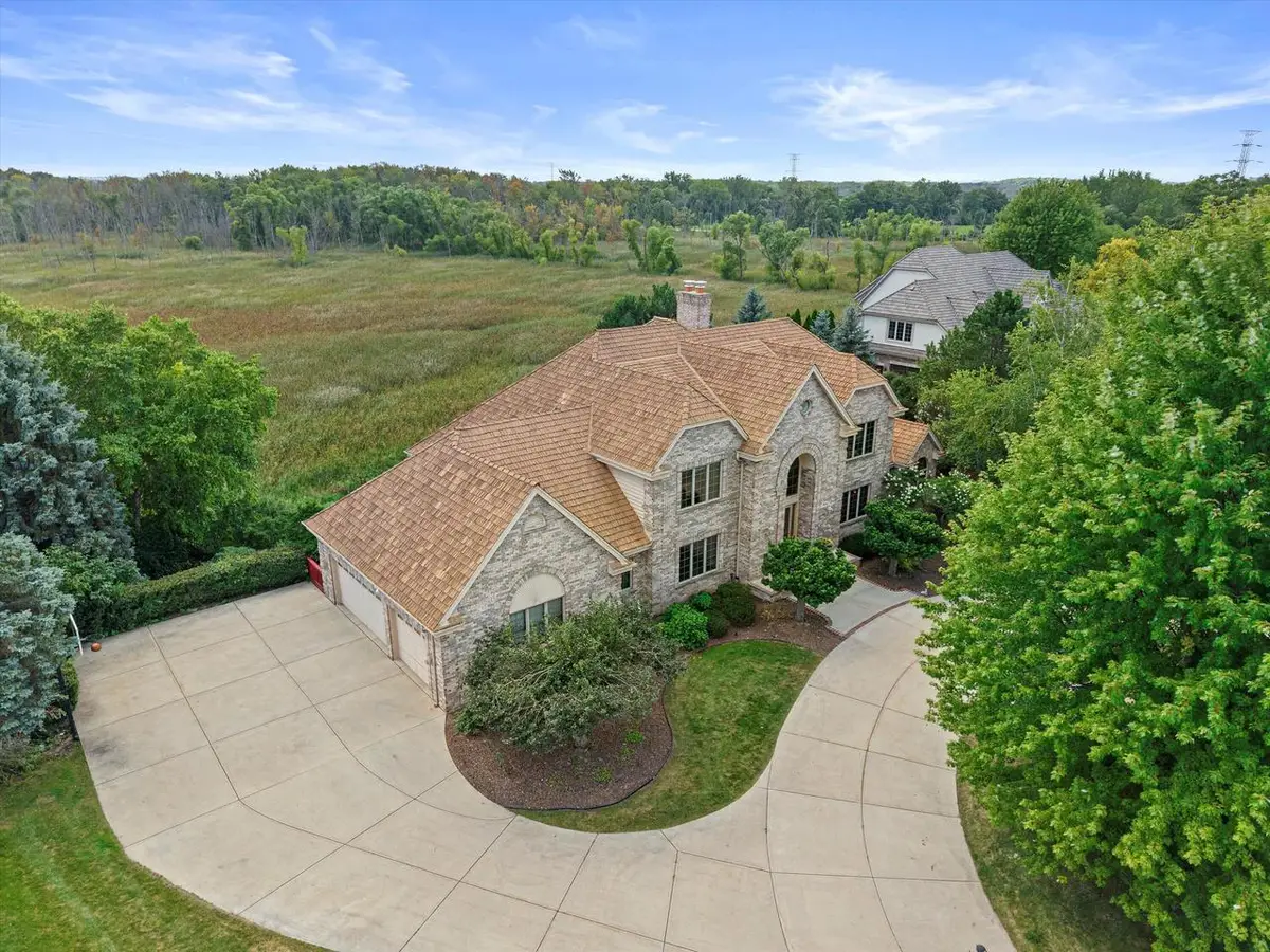 19475 Summerhill LANE, Brookfield, WI 53045 - #1