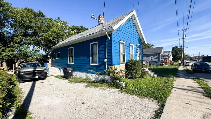 1332 S Memorial DRIVE, Racine, WI 53403 - Image #2