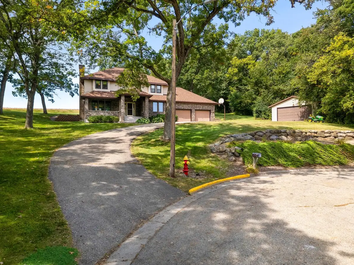 613 Mohawk COURT, Waterloo, WI 53594 - Image #1