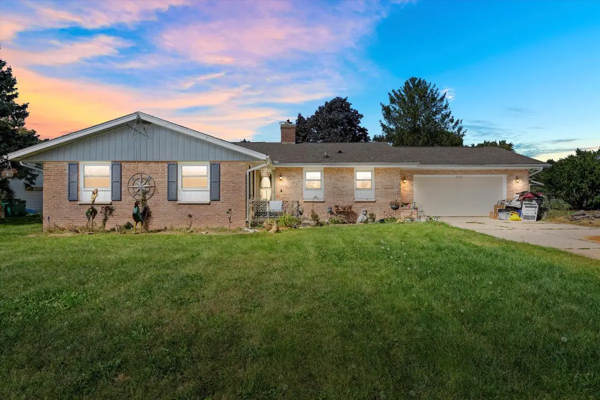 645 E Petunia LANE, Beloit, WI 53511 - Image #1