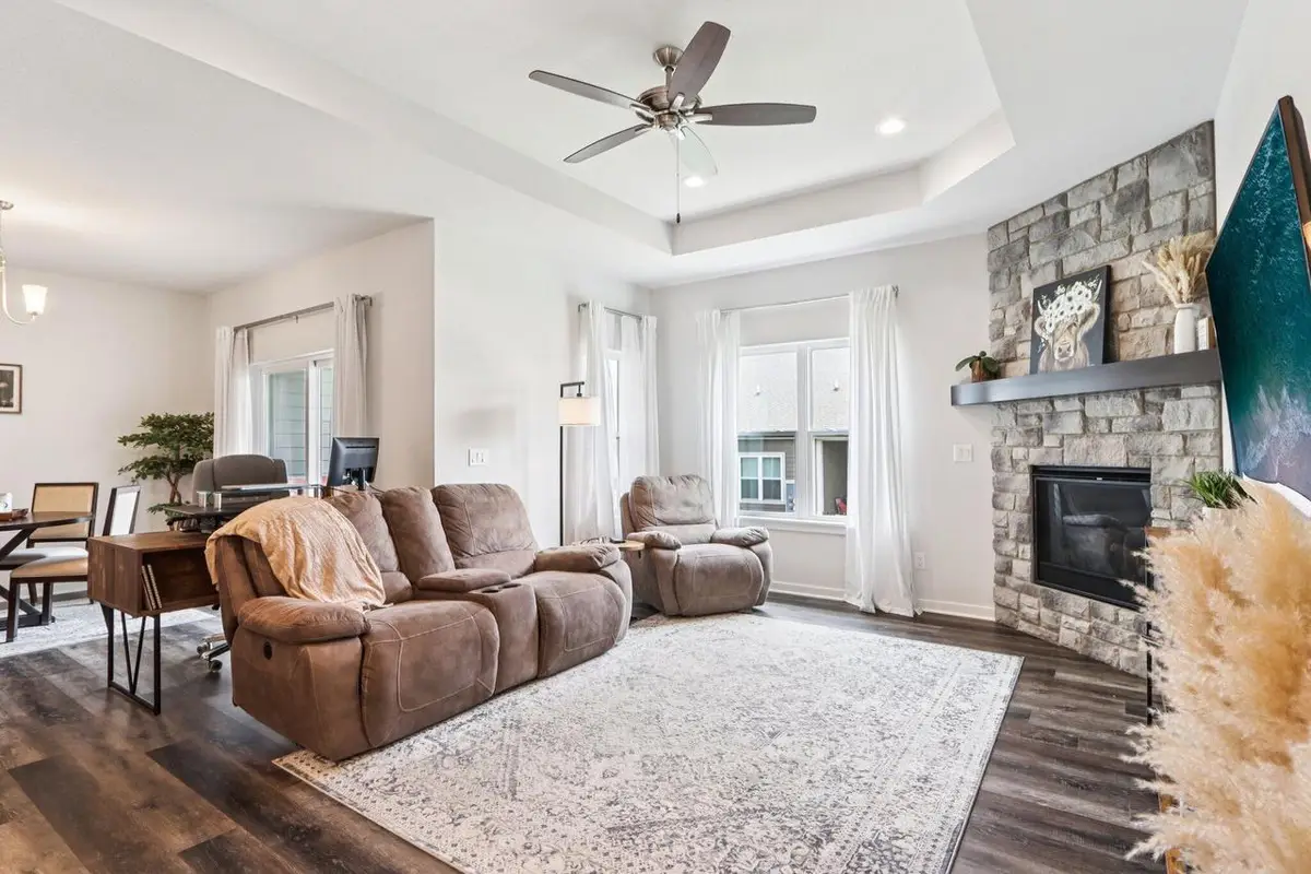 7917 W Park Crcle WAY N, Franklin, WI 53132 - Image #1