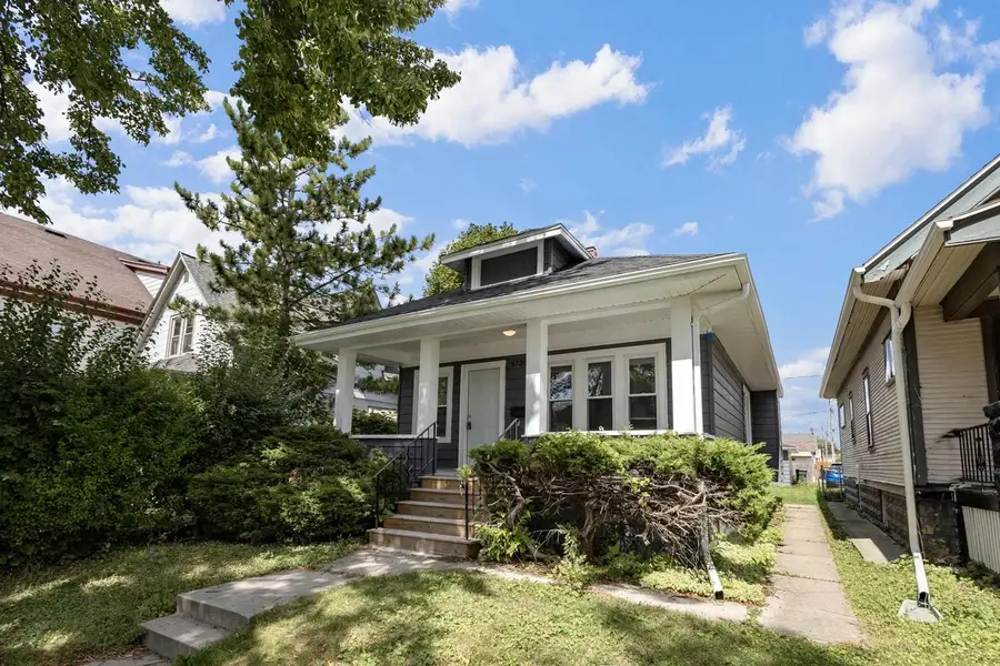 5720 W Rogers STREET, West Allis, WI 53219 - Image #2