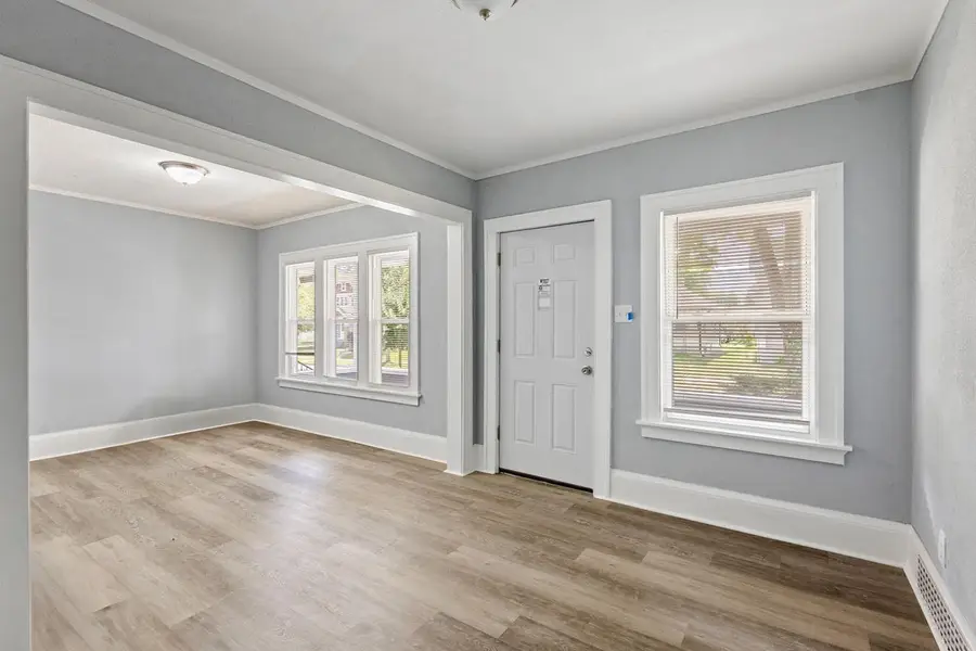 5720 W Rogers STREET, West Allis, WI 53219 - Image #3