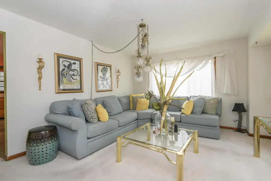 8164 W Muriel PLACE, Milwaukee, WI 53218 - Image #2