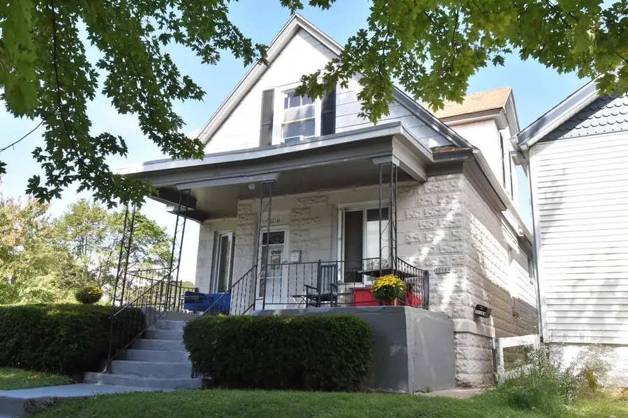 2218 E Eden PLACE, Saint Francis, WI 53235 - #2