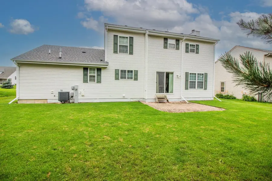 W143N9927 Ridgewood LANE, Germantown, WI 53022 - Image #2