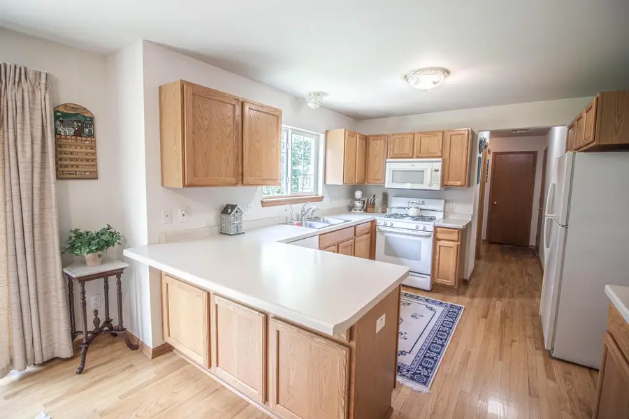 W143N9927 Ridgewood LANE, Germantown, WI 53022 - Image #3