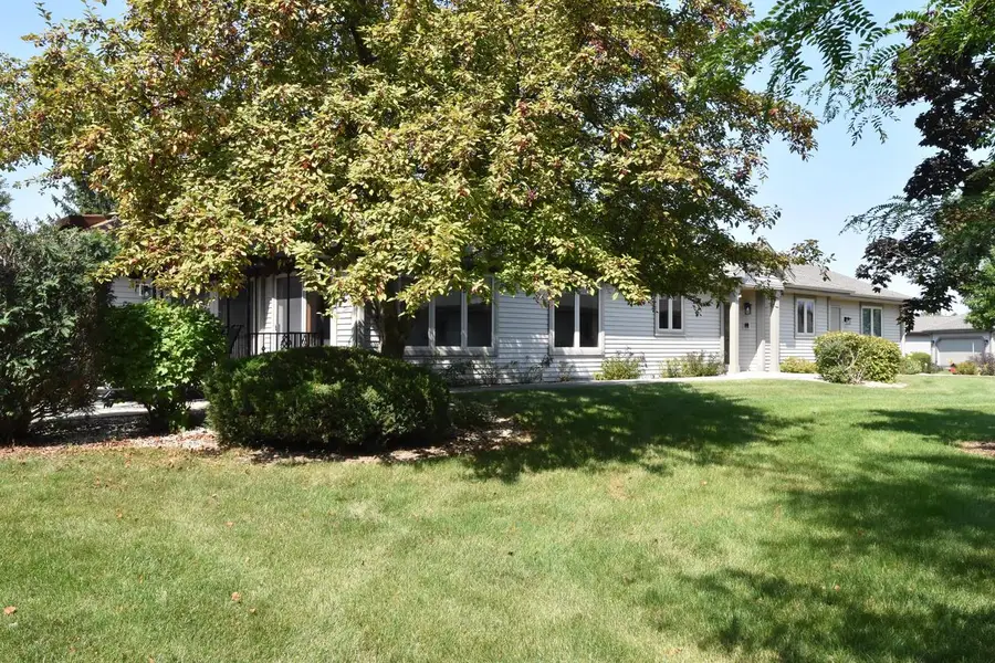 N80W17533 Robin CIRCLE, Menomonee Falls, WI 53051 - Image #2