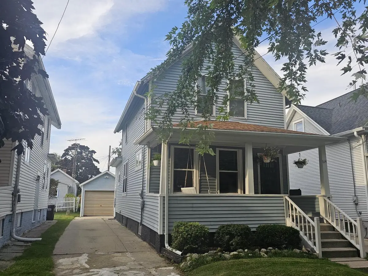 614 Huron STREET, Manitowoc, WI 54220 - Image #1