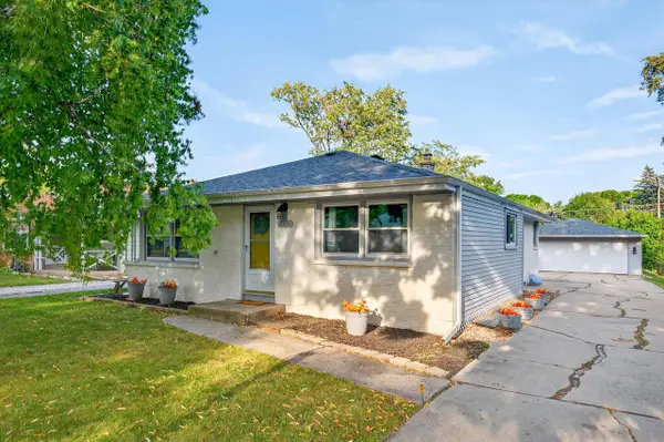4564 N 101st STREET, Wauwatosa, WI 53225
