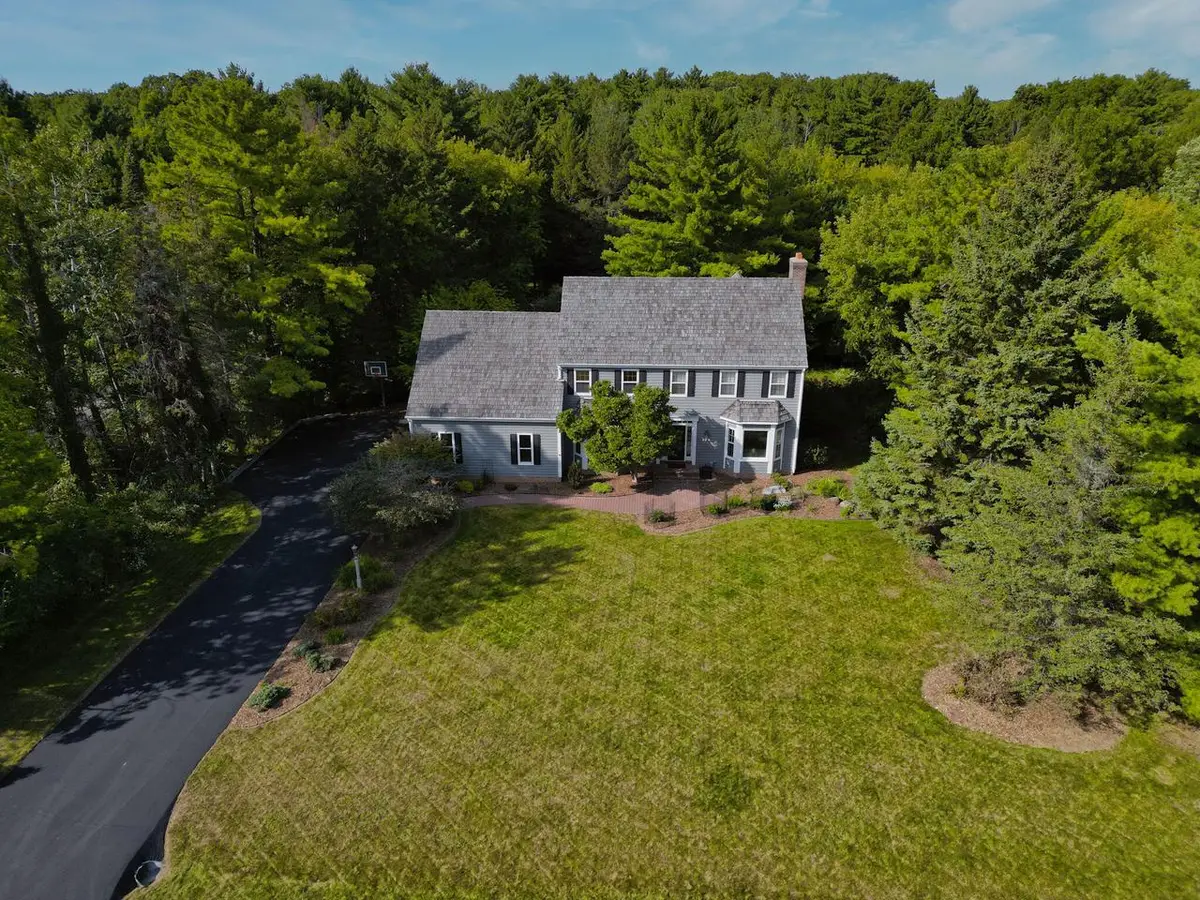 389 Juniper COURT, Delafield, WI 53018 - Image #1