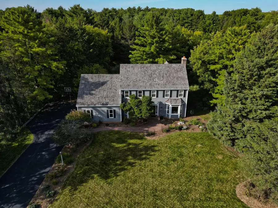 389 Juniper COURT, Delafield, WI 53018 - Image #3