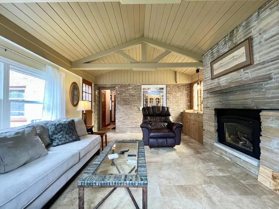 8302 Currie AVENUE, Wauwatosa, WI 53213 - Image #3