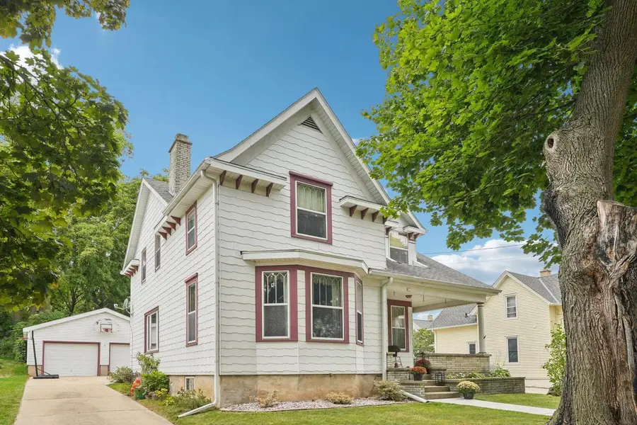 41 Grand AVENUE, Hartford, WI 53027 - Image #2