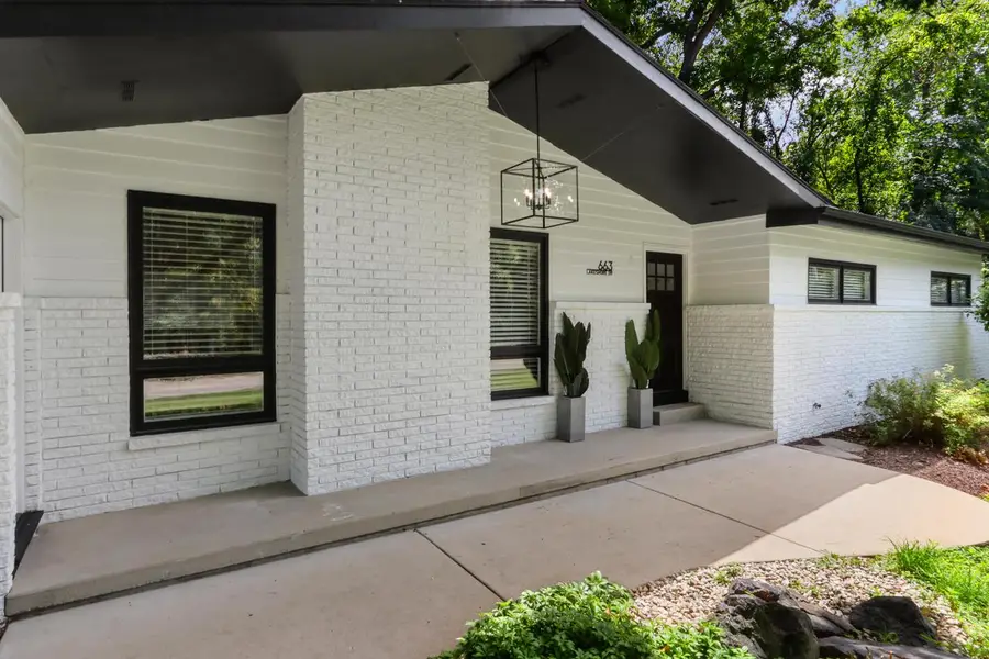 663 S Lakeshore DRIVE, Fontana, WI 53125 - Image #2